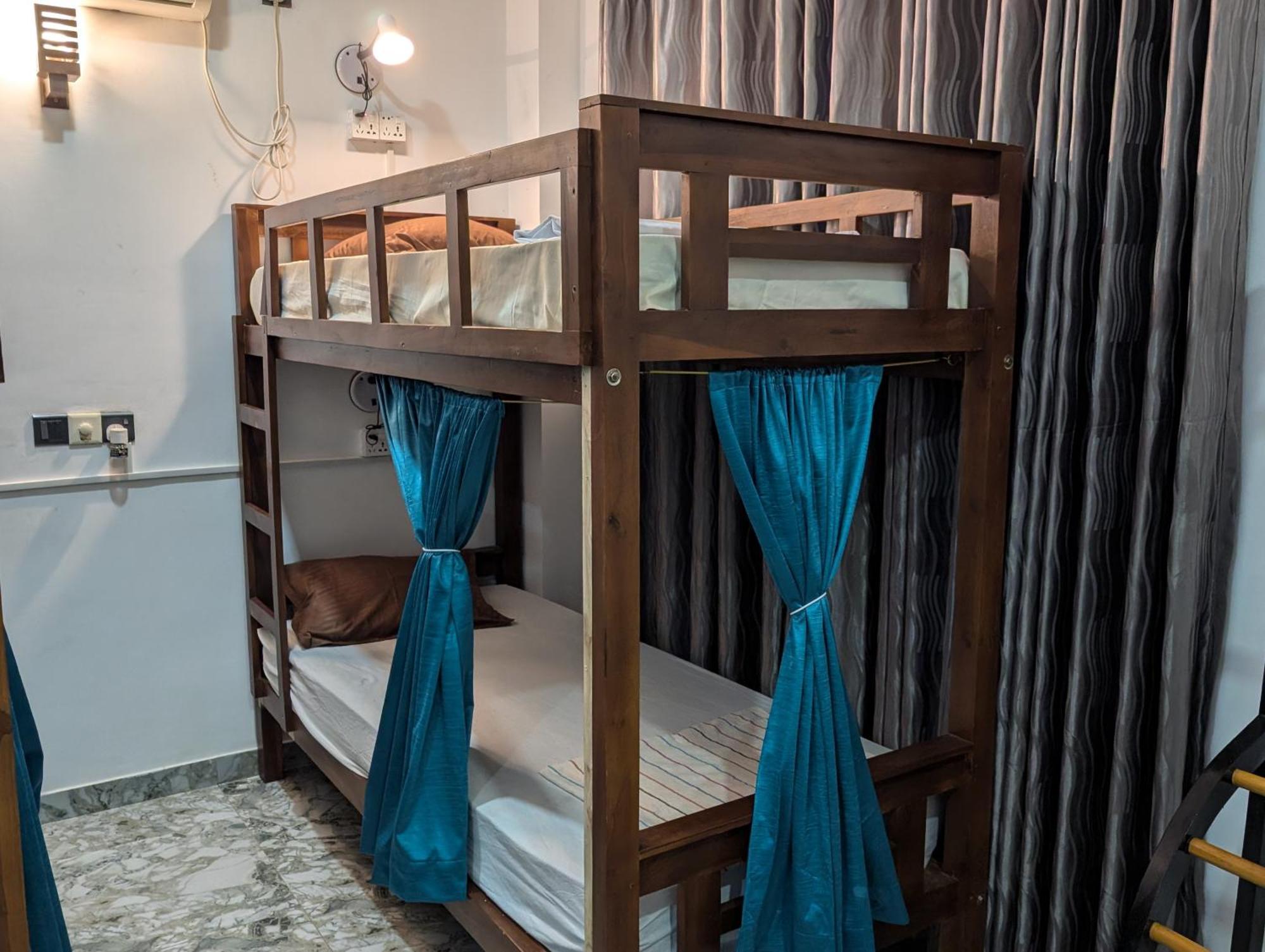 Costels Mirissa Hostel Екстериор снимка