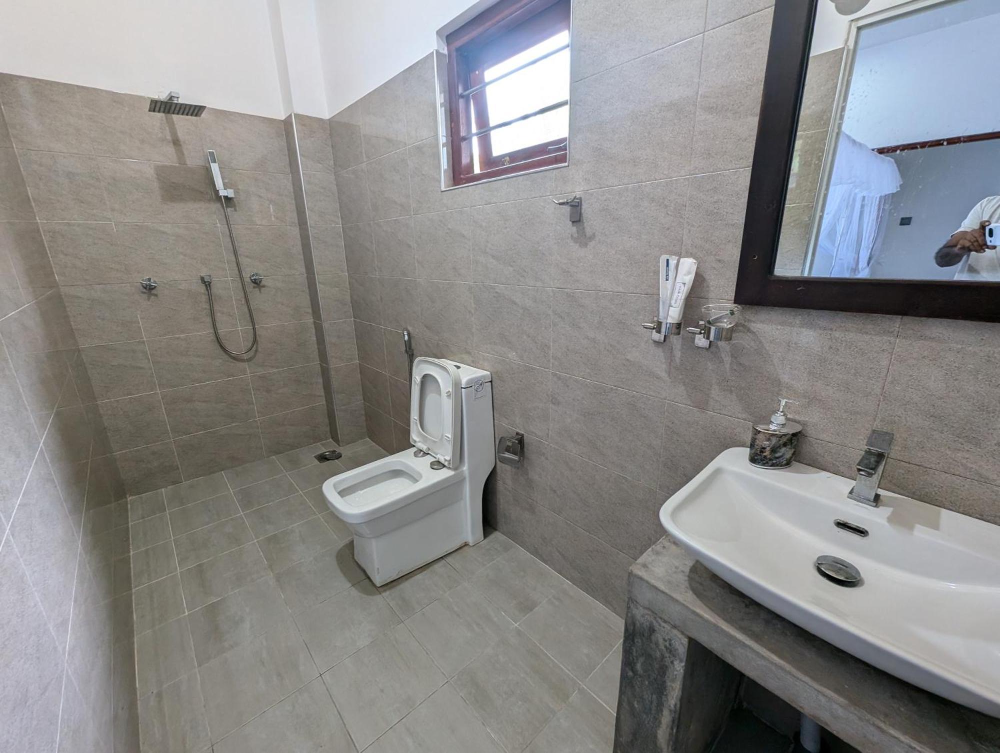 Costels Mirissa Hostel Стая снимка