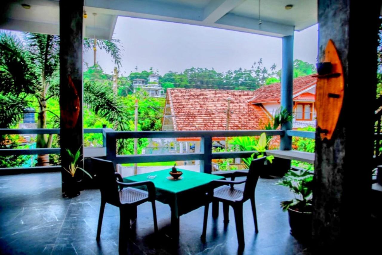 Costels Mirissa Hostel Екстериор снимка