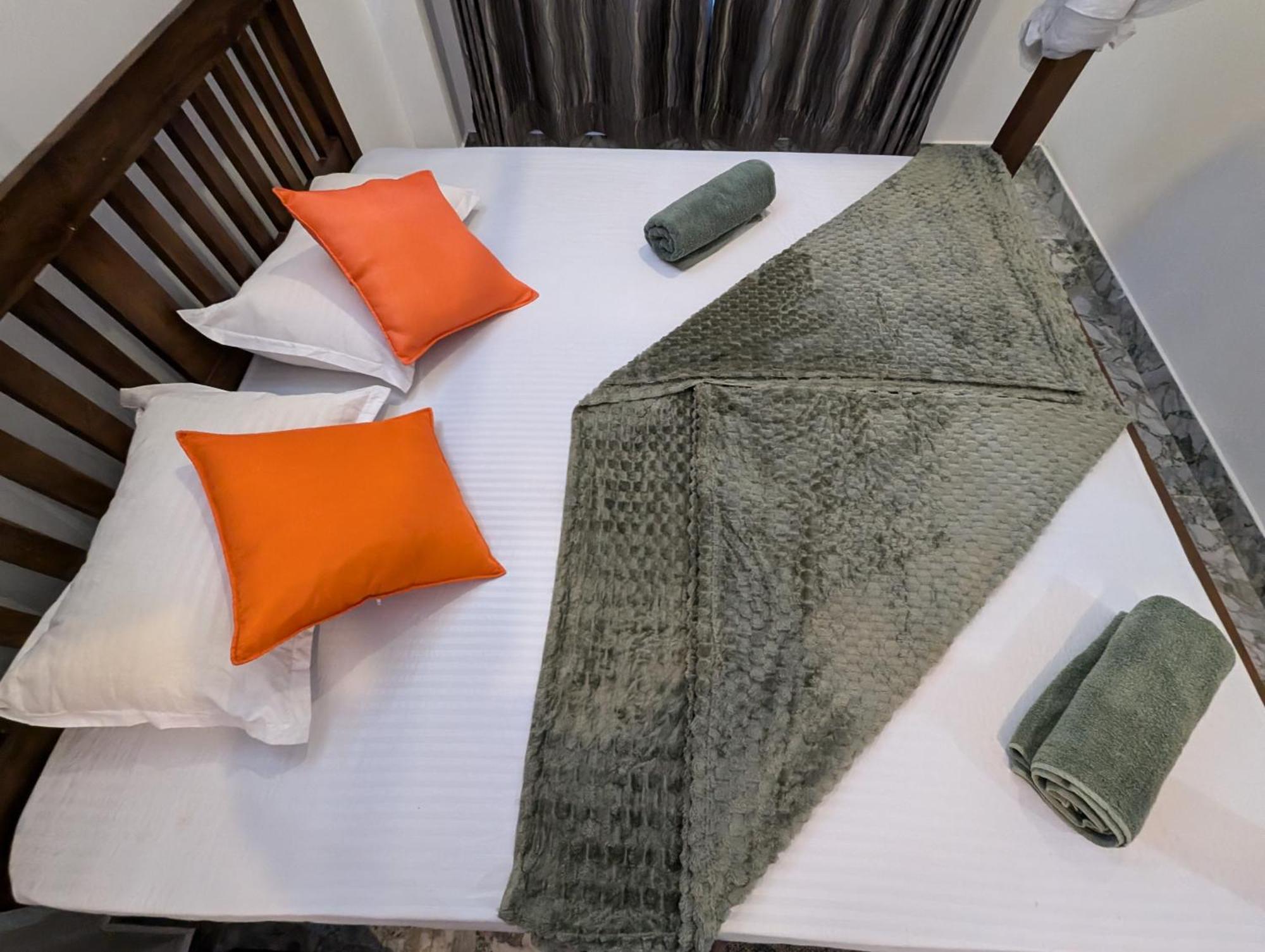 Costels Mirissa Hostel Екстериор снимка