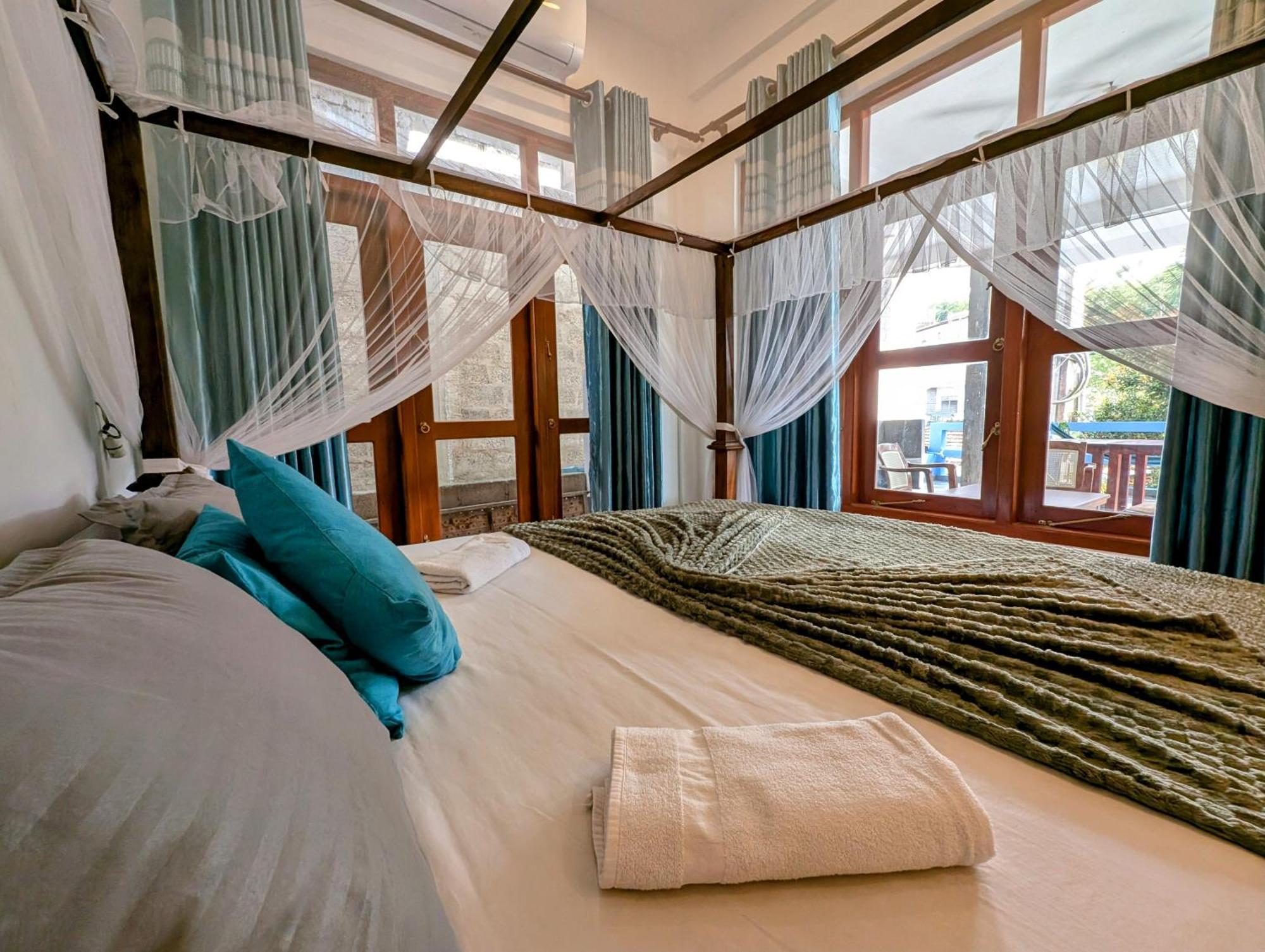 Costels Mirissa Hostel Екстериор снимка